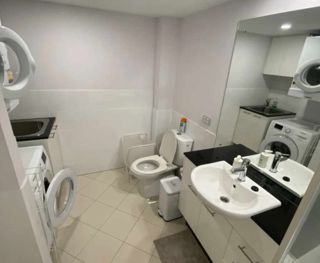 (Own 2nd Bathroom) 118 Adelaide Tce, East Perth 2 bedroom x 2 bathroom